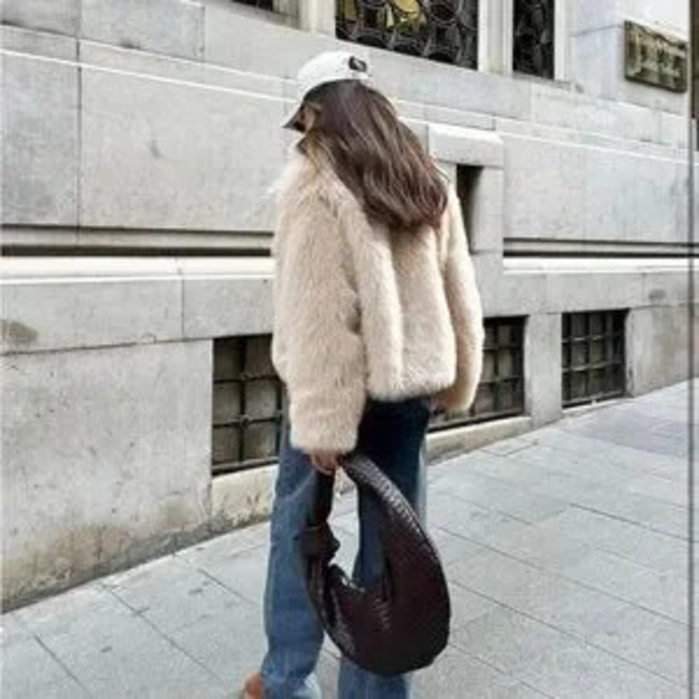 Luxurious Beige Faux Fur Coat jacket fauf fur shearling - Picture 3 of 4